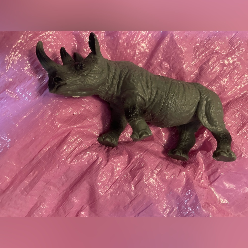 6 plastic toy animals Rhino, Tiger,Lion, sheep, zebra, baby cow